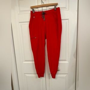 Figs red scrubs small